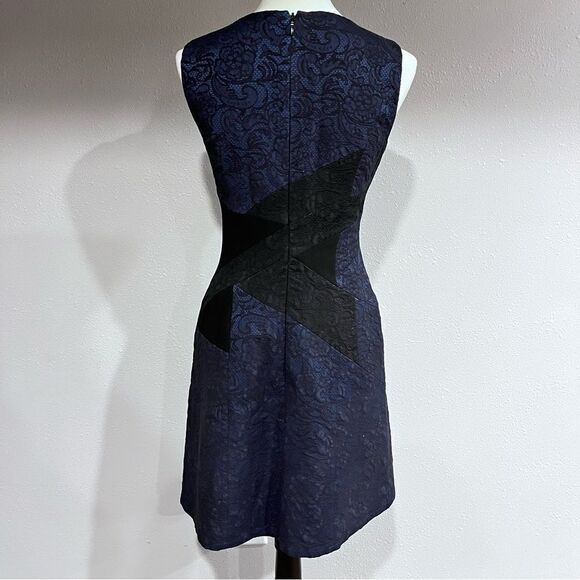 Scoop neck sleeveless cocktail dress - Picture 7 of 13